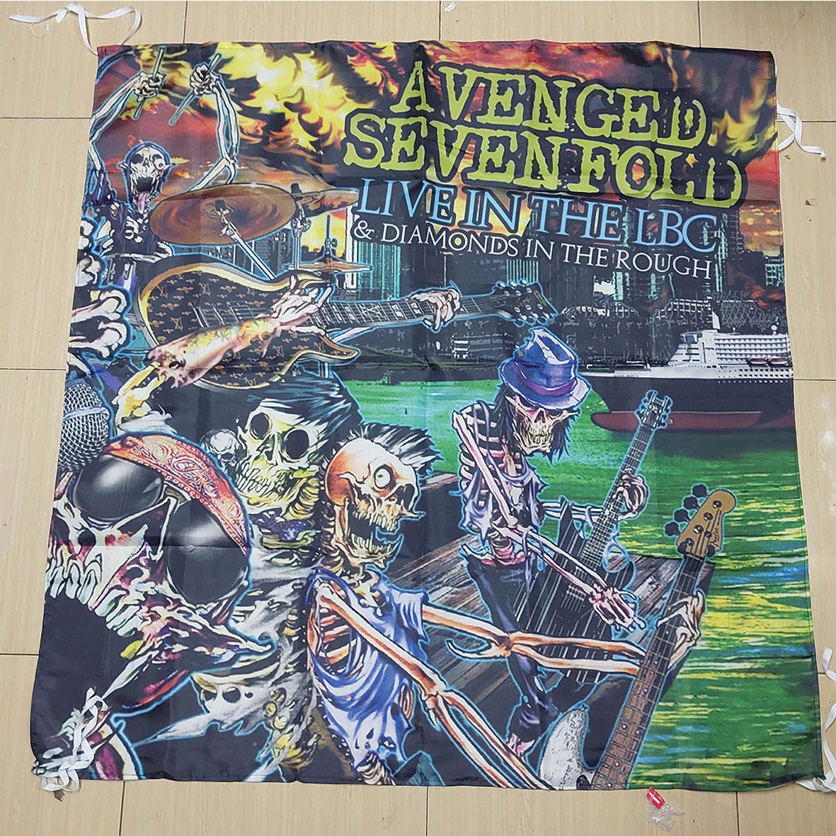 Avenged-Sevenfold---Live-in-the-LBC-flag-a